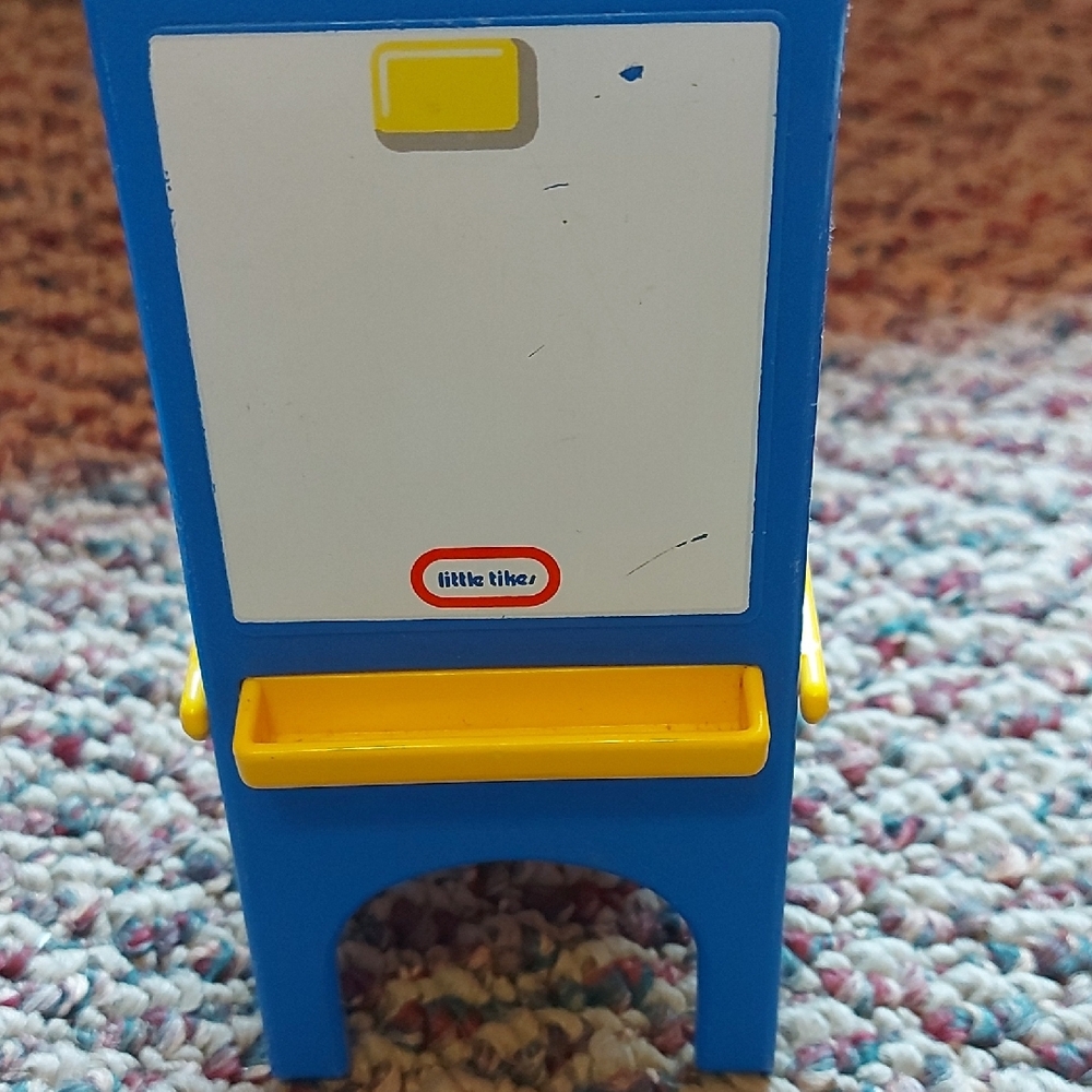 Little Tikes Blue and Yellow Kids Art Easel